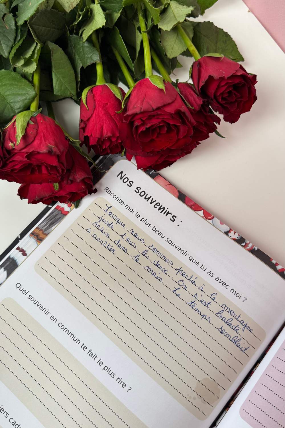 Livre ouvert chéri.e dis-moi tout sur les questions souvenirs